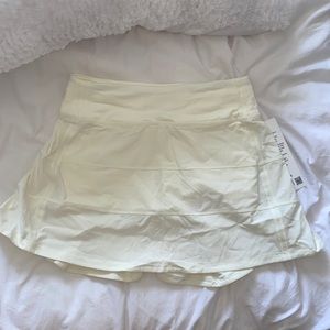 Lululemon pace, rival skirt, size 2 mid rise, and 3.5 length
